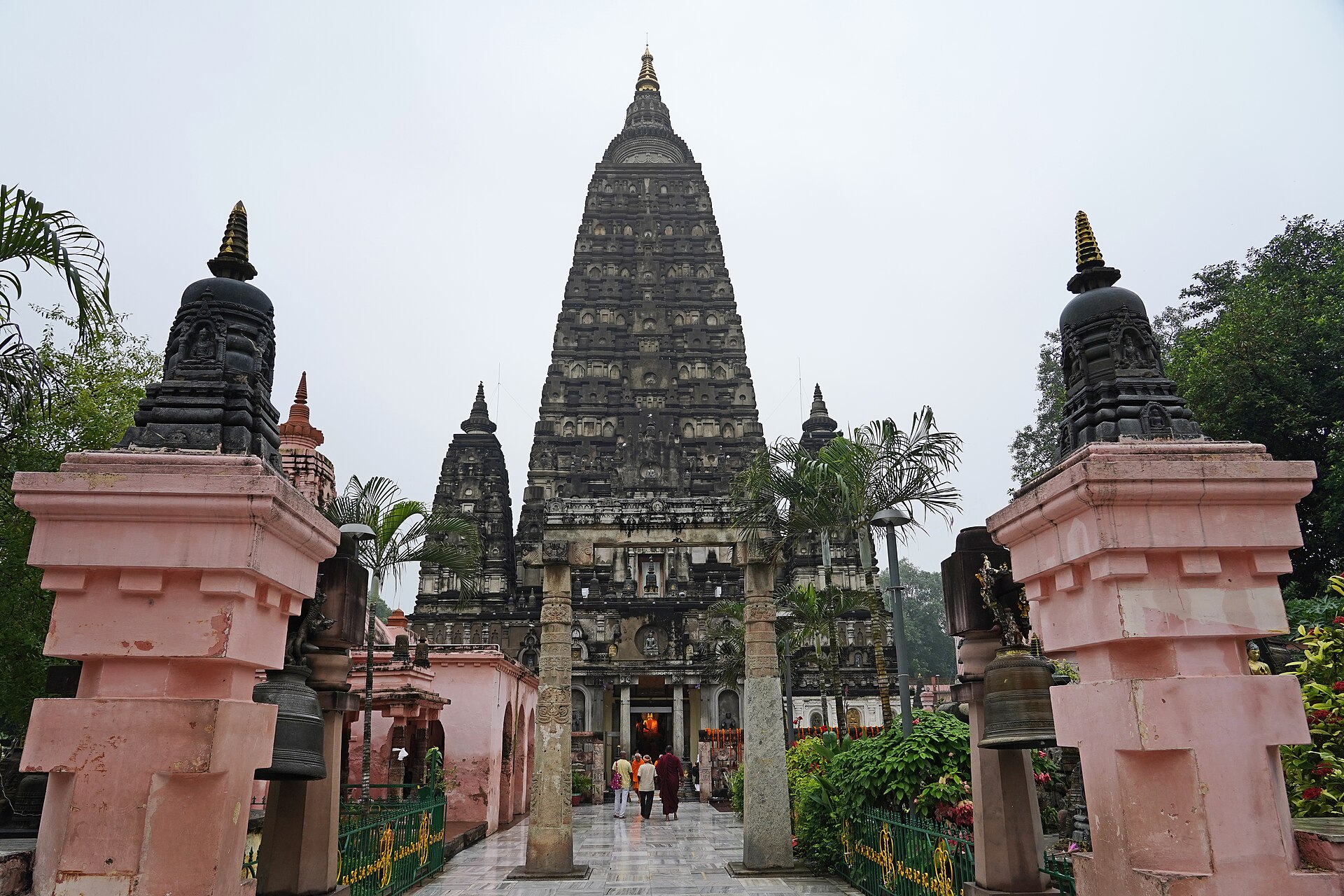 Bodh Gaya (GAY) — สนามบินคอริดอร์ผู้แสวงบุญพุทธ ไปอินเดีย เนปาล ศรีลังกา, photo via Wikimedia Commons (media-list scan)